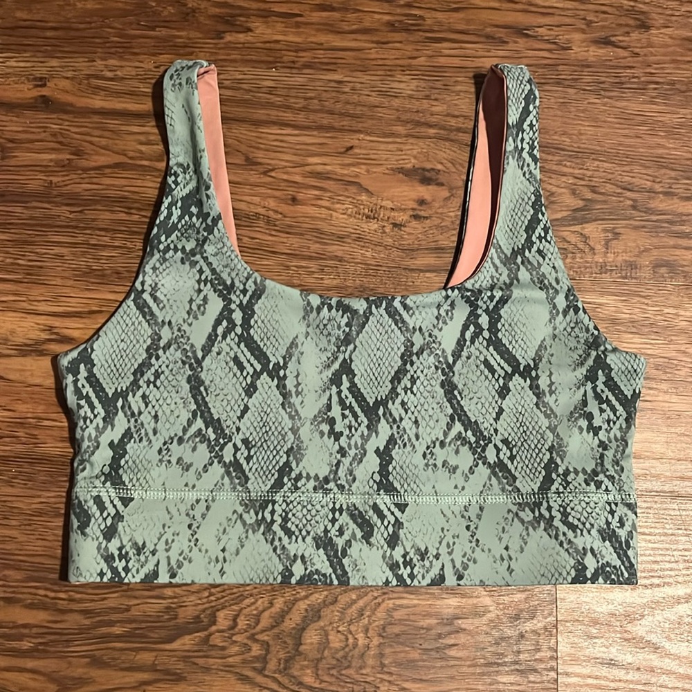 Fabletics Harlyn Midi Medium Impact Sports Bra